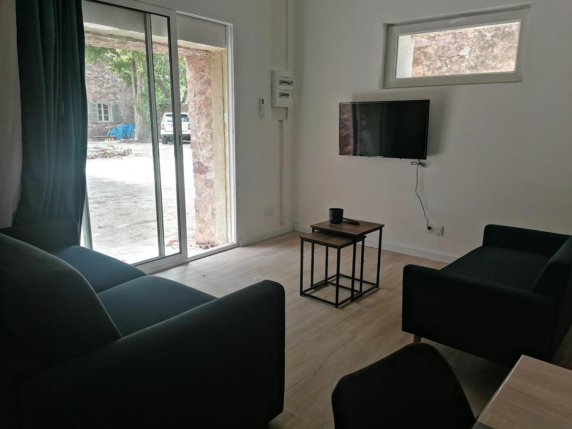 Hébergement de vacances Maison De Plain-pied 10 Couchages La Crau